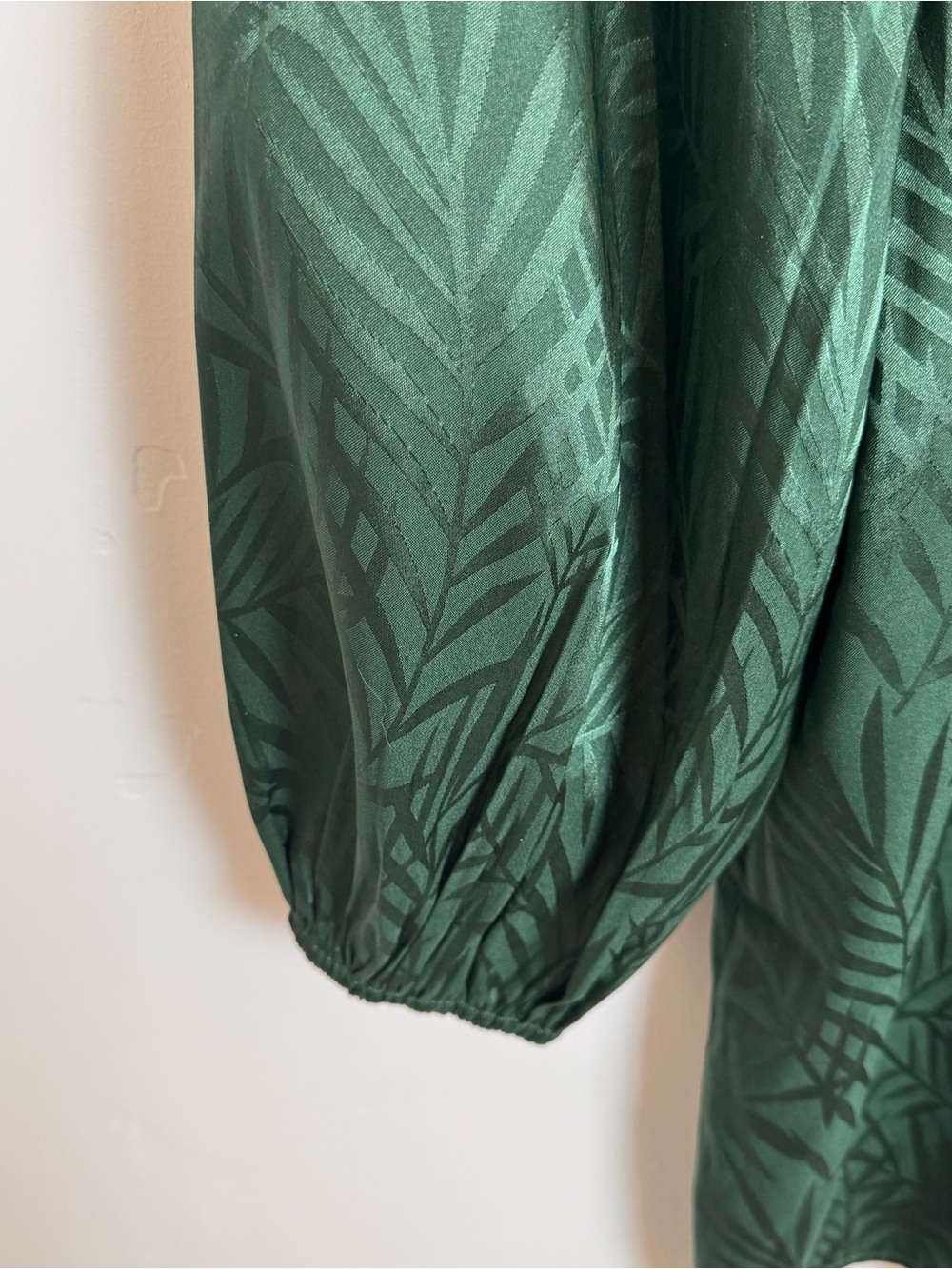 Hello Molly Heart Eyes Emerald Green Satin Palm Print Long Sleeve Mini Dress 12 - Picture 7 of 16